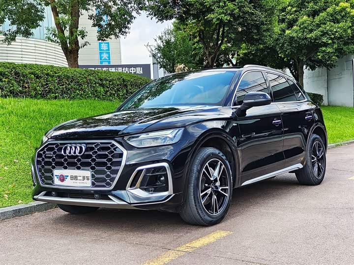 Фото 1 - Audi Q5L