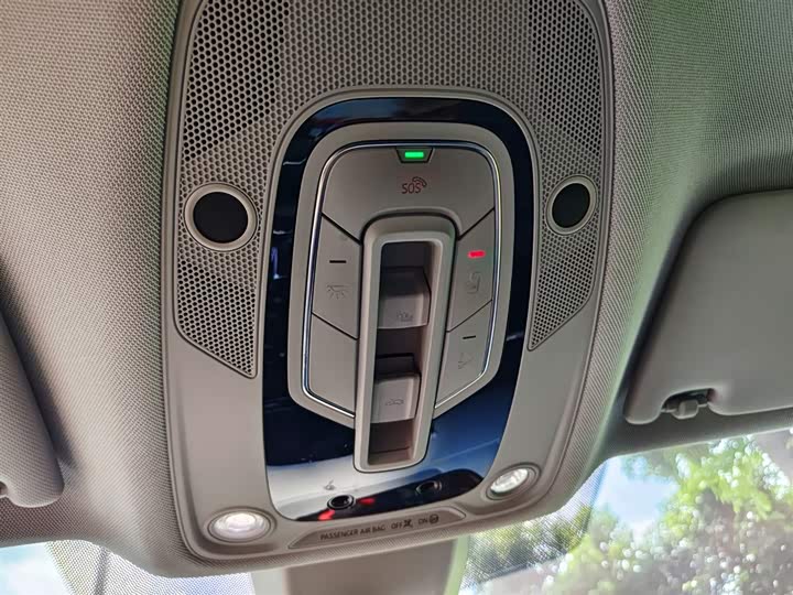 Фото 11 - Audi Q5L