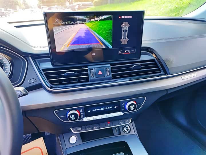 Фото 12 - Audi Q5L