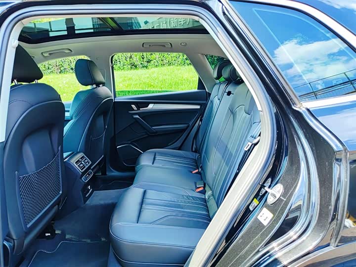 Фото 14 - Audi Q5L