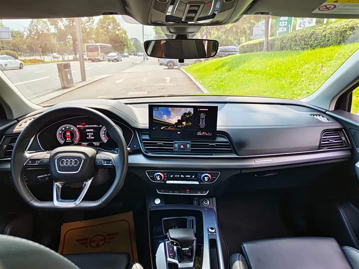 Фото 16 - Audi Q5L