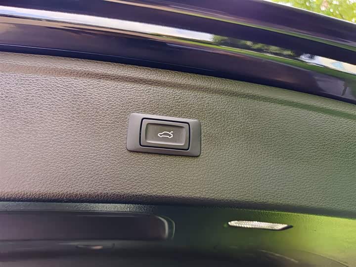 Фото 20 - Audi Q5L