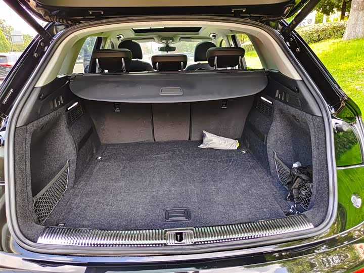 Фото 21 - Audi Q5L