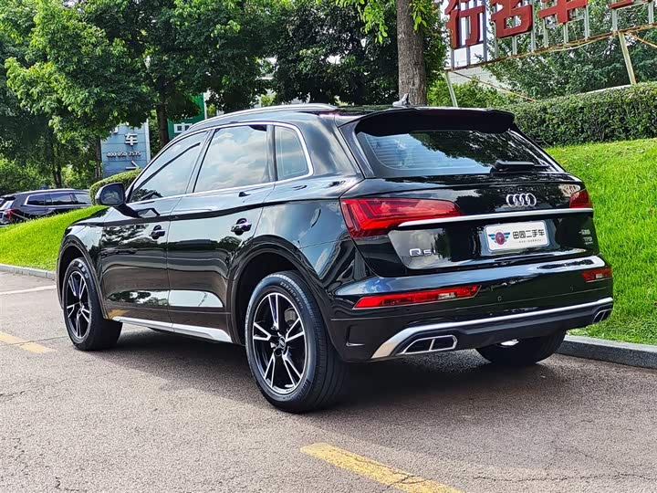 Фото 4 - Audi Q5L
