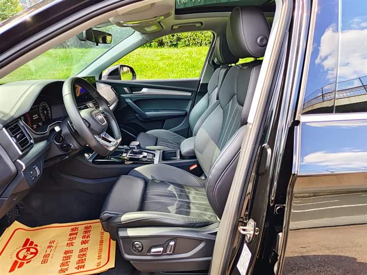 Фото 9 - Audi Q5L