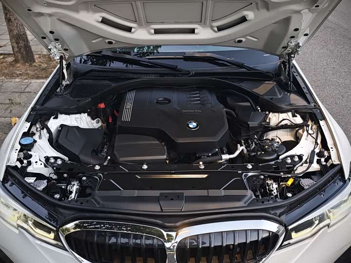 Фото 10 - BMW 3 Series