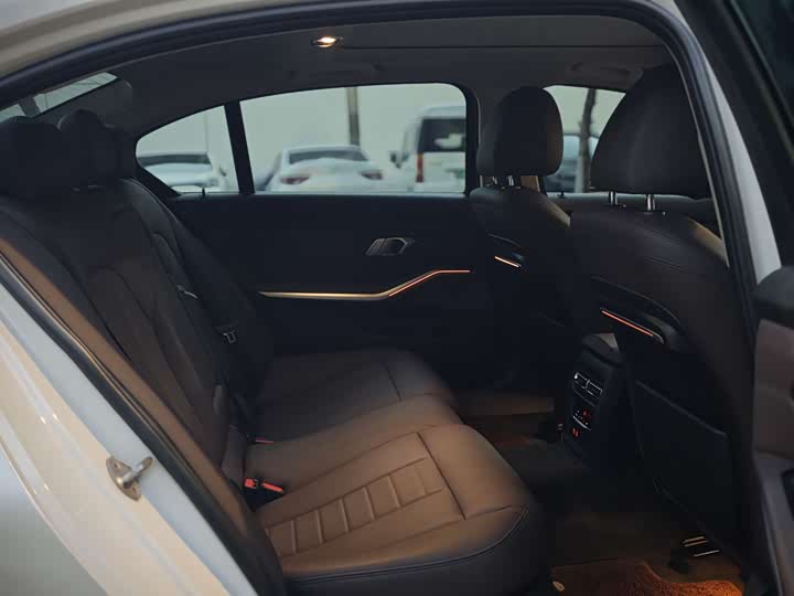 Фото 15 - BMW 3 Series