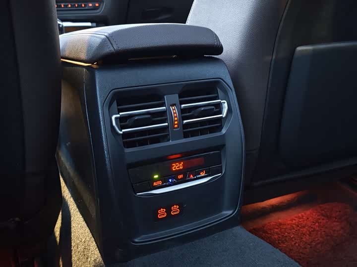 Фото 22 - BMW 3 Series