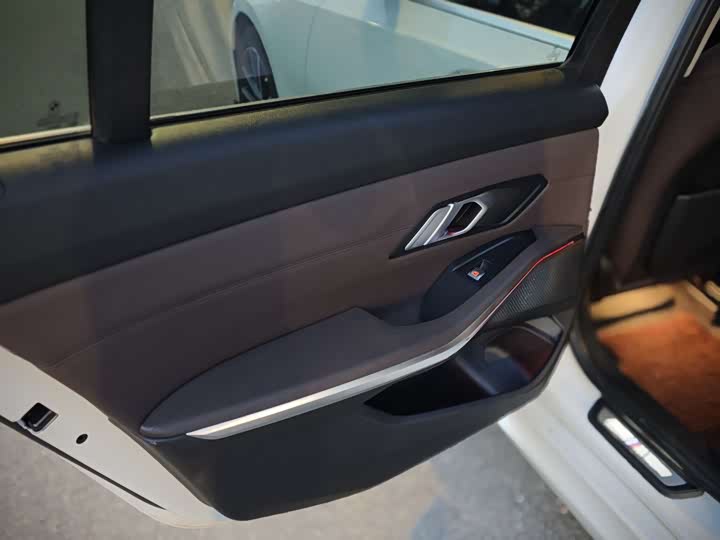 Фото 23 - BMW 3 Series