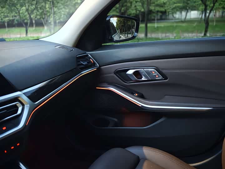 Фото 25 - BMW 3 Series