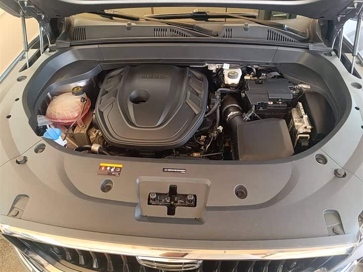 Фото 11 - Geely Monjaro