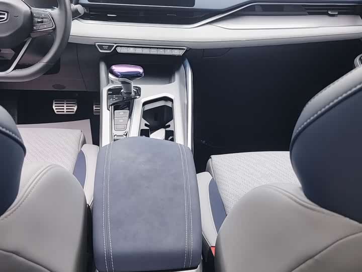 Photo 15 - Geely Preface