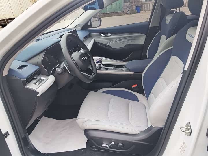 Photo 7 - Geely Preface