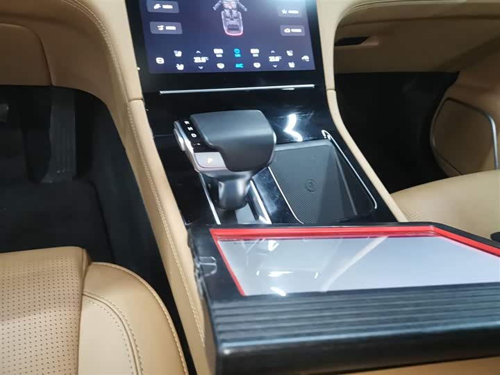 Фото 15 - LiXiang One