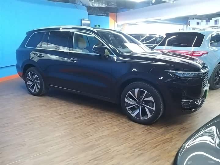 Фото 4 - LiXiang One