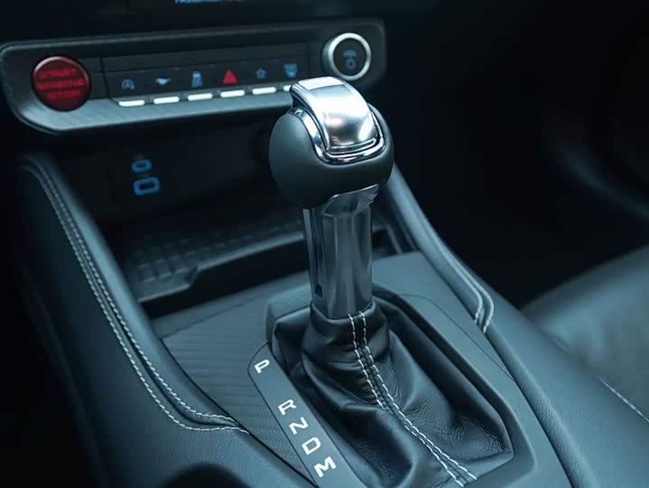 Фото 9 - Ford Mustang