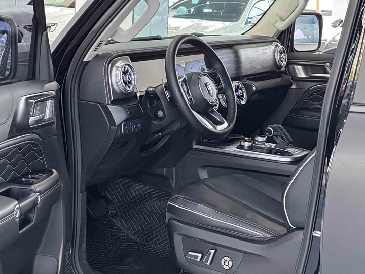 Фото 4 - Tank 300