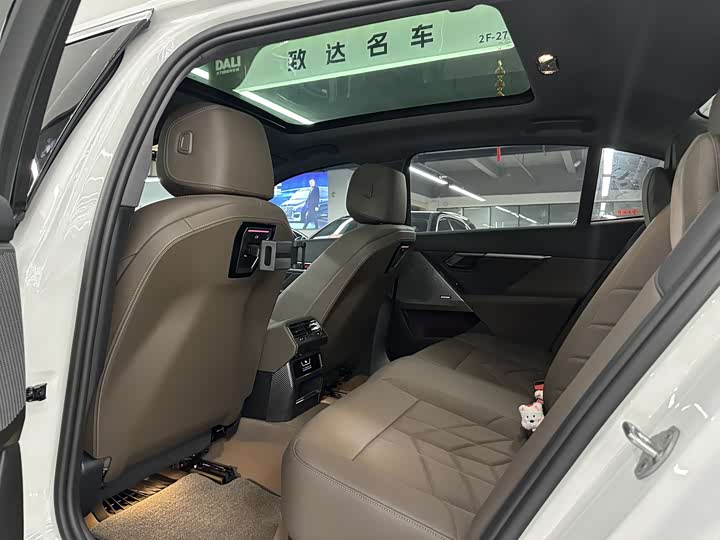 Фото 6 - BMW 5 Series