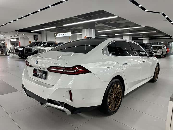 Фото 7 - BMW 5 Series