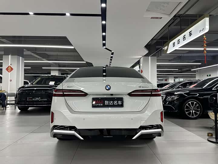 Фото 8 - BMW 5 Series