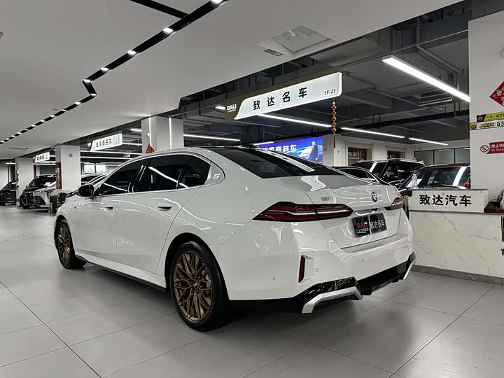 Фото 9 - BMW 5 Series