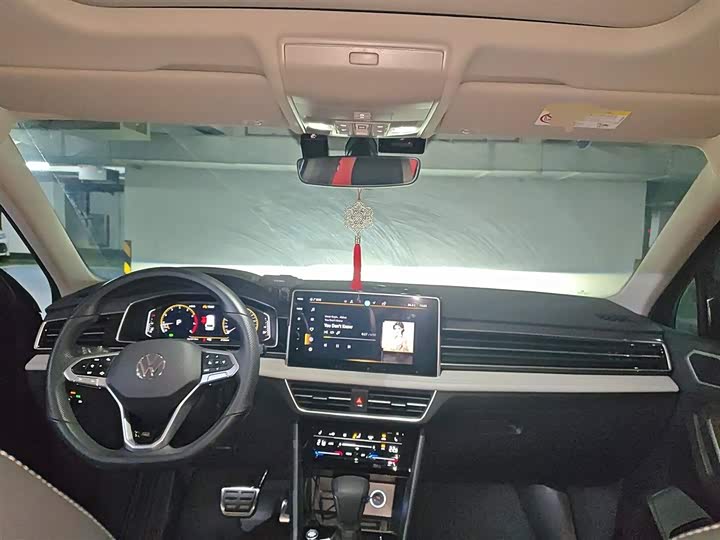 Фото 13 - Volkswagen Tiguan L Pro