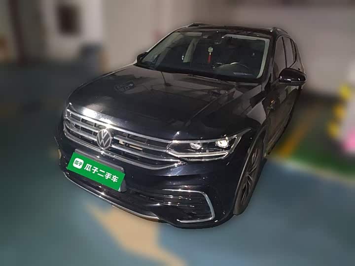 Фото 2 - Volkswagen Tiguan L Pro