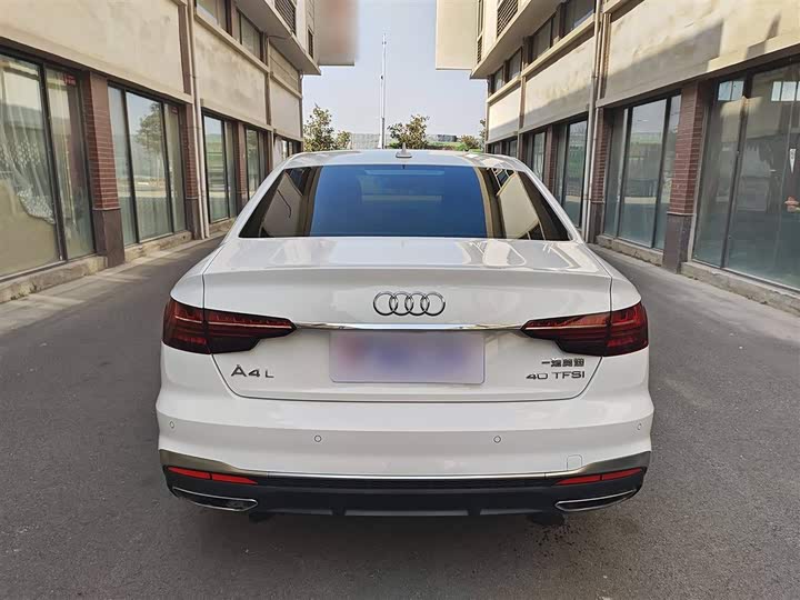 Фото 7 - Audi A4L