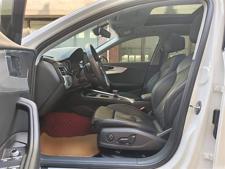 Фото 8 - Audi A4L