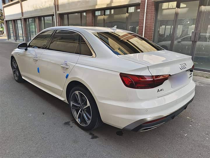 Фото 9 - Audi A4L