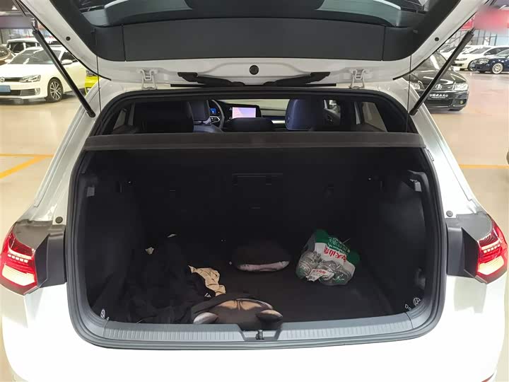 Фото 18 - Volkswagen Golf