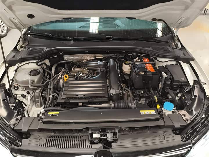 Фото 19 - Volkswagen Golf