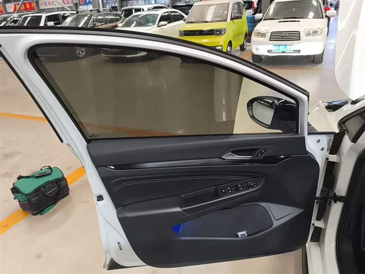 Фото 26 - Volkswagen Golf