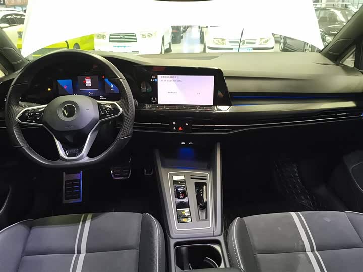 Фото 9 - Volkswagen Golf