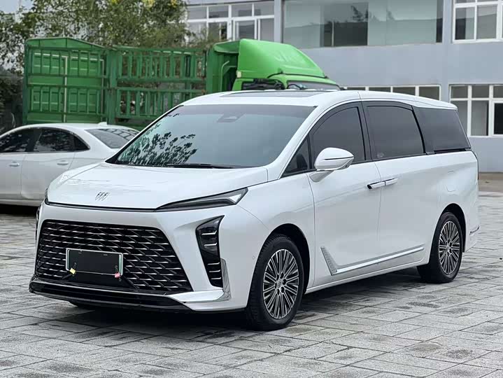 Фото 1 - Buick GL8 Hybrid