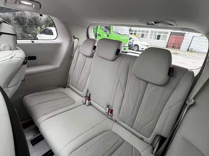 Фото 8 - Buick GL8 Hybrid