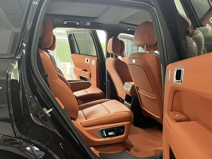 Фото 12 - LiXiang L8