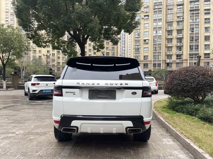 Фото 18 - Land Rover Range Rover Sport