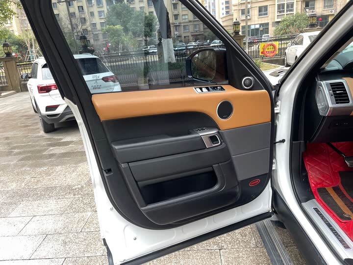 Фото 9 - Land Rover Range Rover Sport