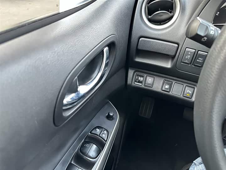 Фото 24 - Nissan Terra