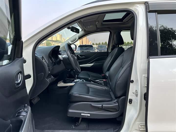 Фото 9 - Nissan Terra