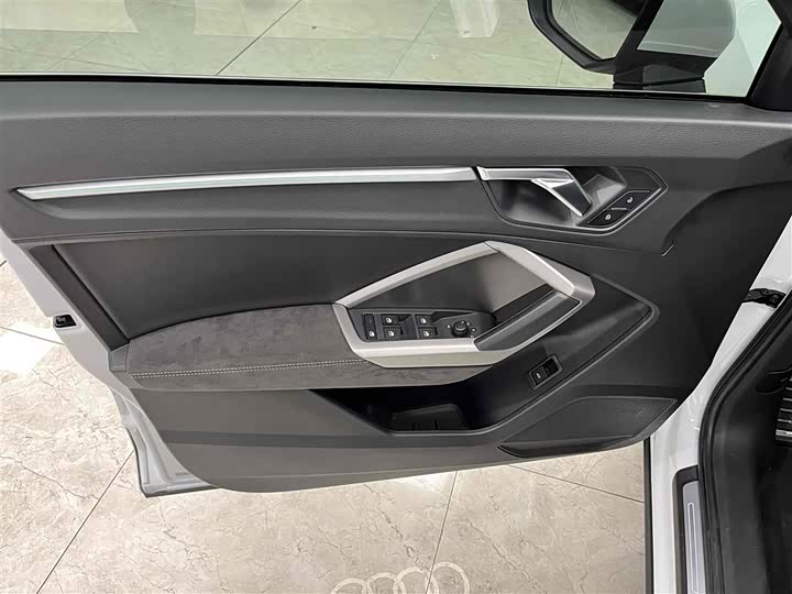 Фото 11 - Audi Q3