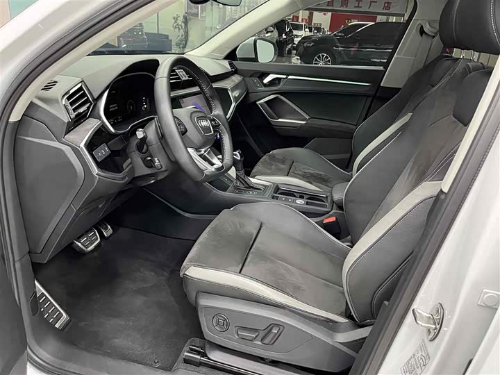 Фото 12 - Audi Q3