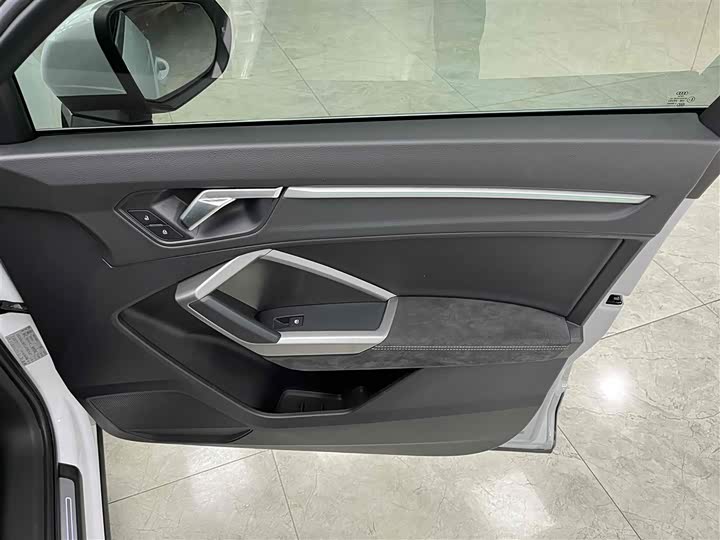 Фото 13 - Audi Q3