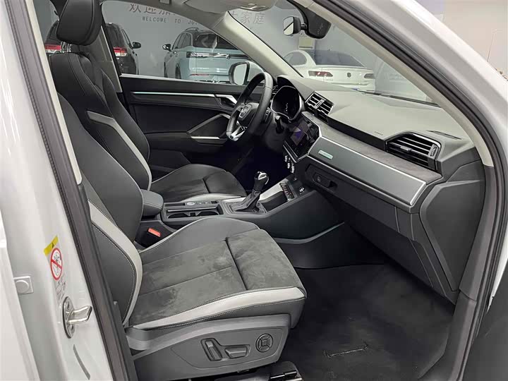 Фото 14 - Audi Q3