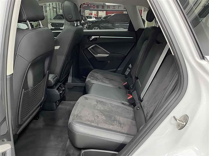 Фото 15 - Audi Q3