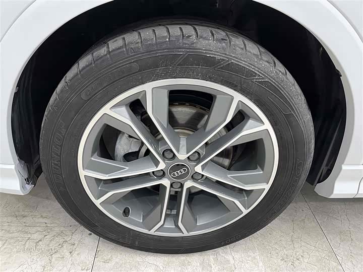 Фото 21 - Audi Q3