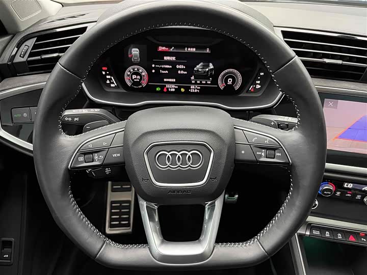 Фото 4 - Audi Q3