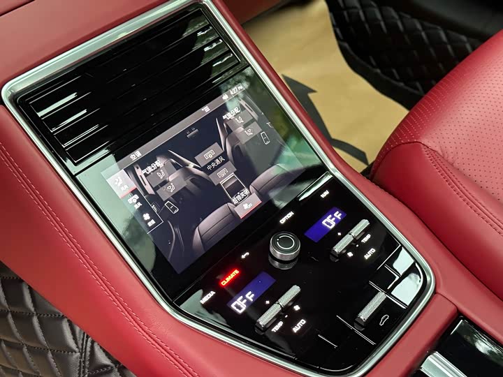 Фото 12 - Porsche Panamera