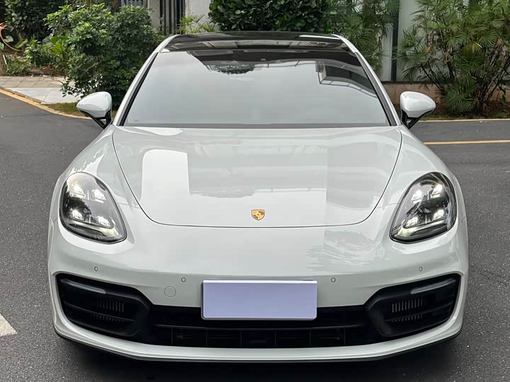 Фото 2 - Porsche Panamera
